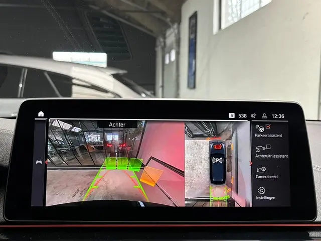 BMW 5 Serie Touring 530i High Executive 2021 Benzine 24