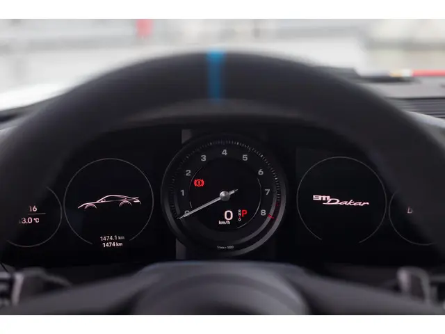 Porsche 911 992 3.0 Dakar 2023 Benzine 20