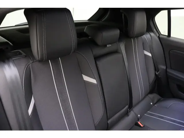Opel Astra 1.6 Hybrid 180pk Level 4 2024 Hybride Benzine 16