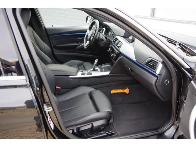 BMW 3 Serie 330e M-sport LEDER/NAVI 2016 Hybride Benzine 6