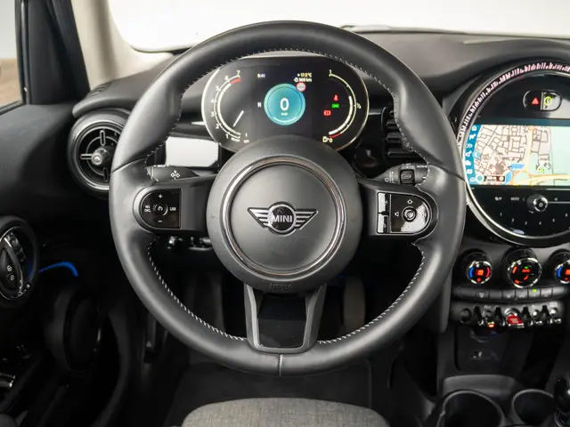 MINI 5-Deurs One Business Edition 2021 Benzine 7