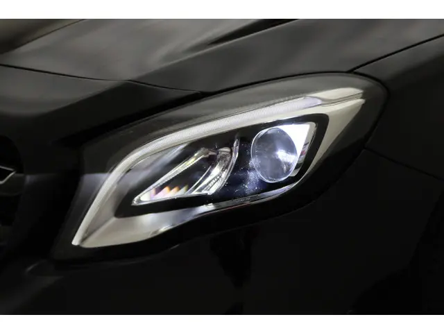 Mercedes-Benz GLA 250 4Matic 2017 Benzine 27