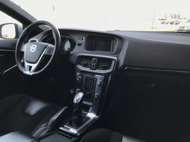 Volvo V40 1.6 T3 R-Design 2013 Benzine 11