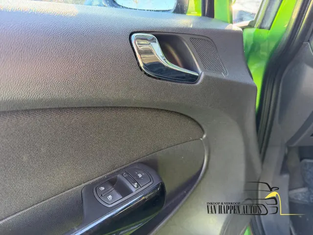 Opel Corsa 1.2-16V Cosmo / apk 2-2027 2014 Benzine 14