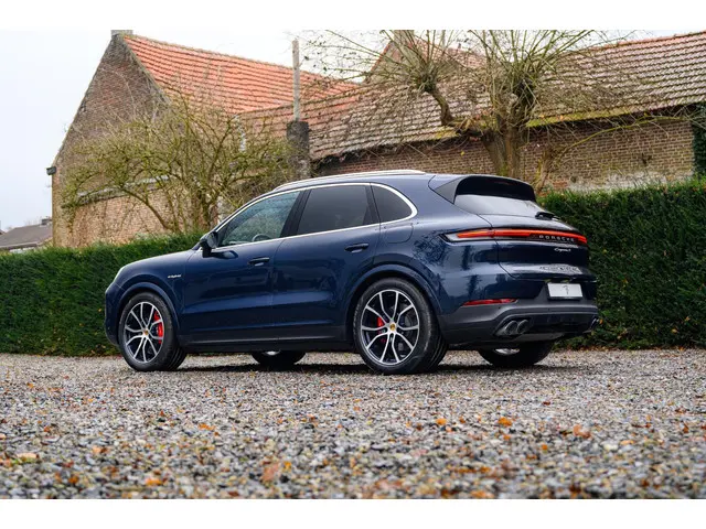 Porsche Cayenne S E-Hybrid 2024 Hybride Benzine 31