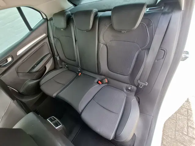 Renault Mégane 1.3 TCe 140 EDC Intens 2022 Benzine 27
