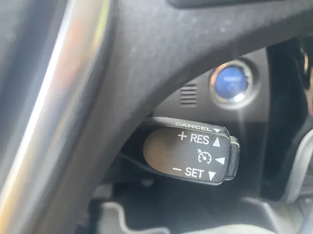 Toyota Auris 1.8 Hybrid Dynamic 2018 Hybride Benzine 12