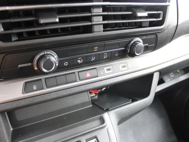 Peugeot e-Traveller Standard 75 kWh 2025 Elektrisch 29