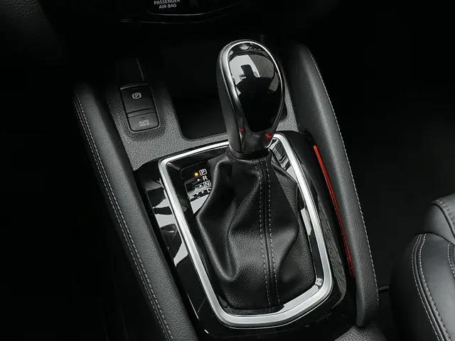 Nissan QASHQAI 1.3 DIG-T Premium Edition 2021 Benzine 24