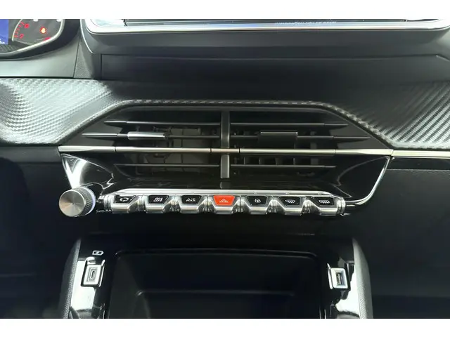 Peugeot 208 1.2 PureTech Active 2023 Benzine 25