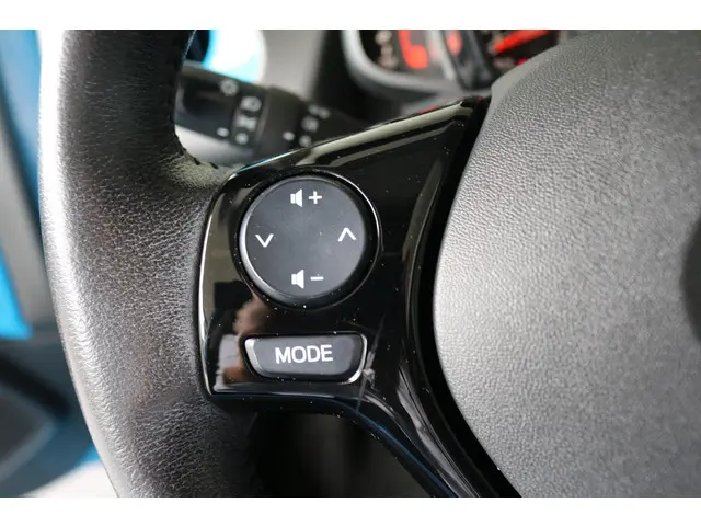 Toyota Aygo 1.0 VVT-i x-play Cabrio, 2019 Benzine 13