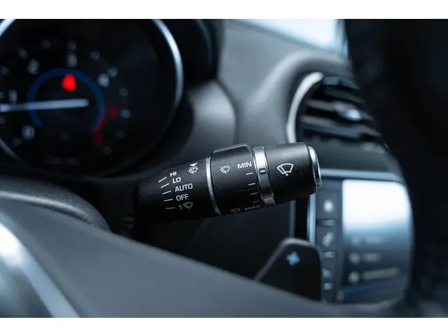 Jaguar XE 2.0 D Pure Leder Panorama 2018 Diesel 29