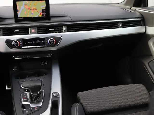 Audi A4 Avant 1.4 TFSI S line 2018 Benzine 21