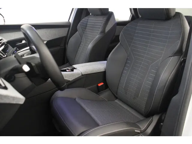 Peugeot 3008 1.2 Hybrid 145 Allure 2024 Hybride Benzine 16