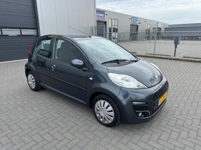 Peugeot 107 1.0 Active 2012 Benzine 3