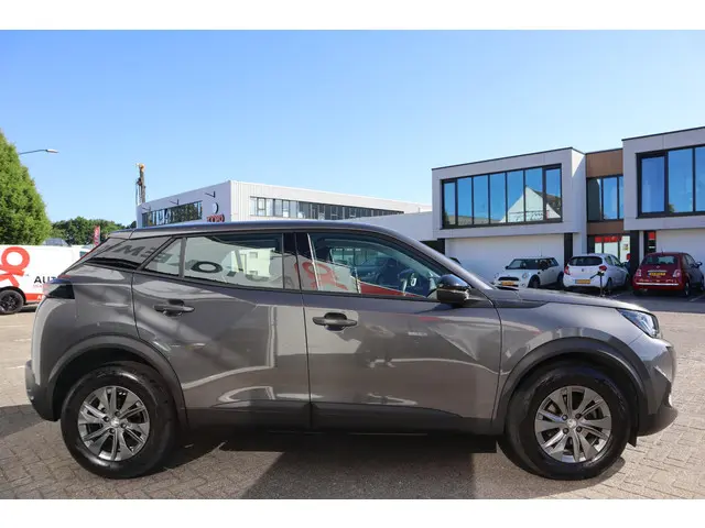 Peugeot 2008 1.2 PT ALLURE 2022 Benzine 4