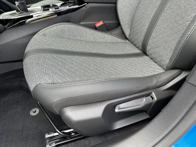 Peugeot 208 1.2 Turbo 100 PK Allure 2025 Benzine 12