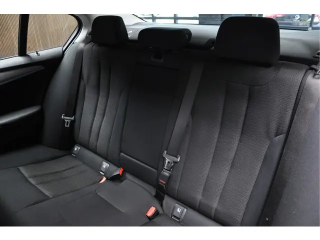 BMW 5 Serie 530i 2018 Benzine 11