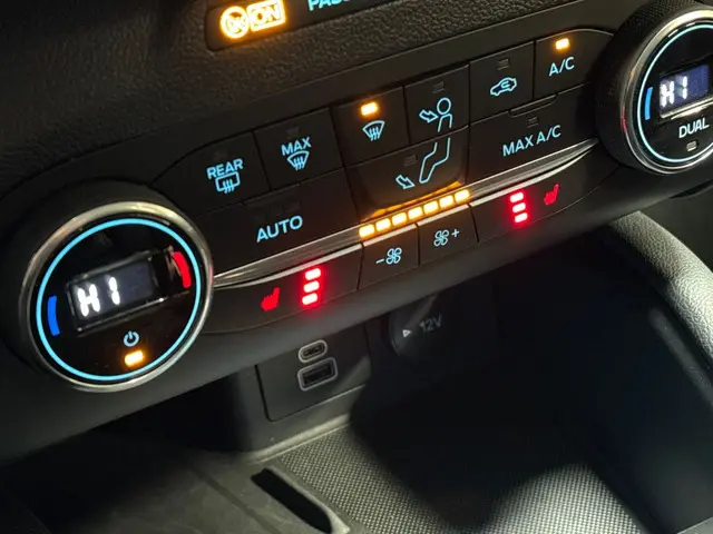 Ford Kuga Titanium X 2022 Hybride Benzine 10