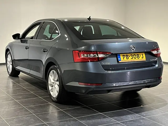Škoda Superb 1.4 TSI ACT Ambition Business 2017 Benzine 6