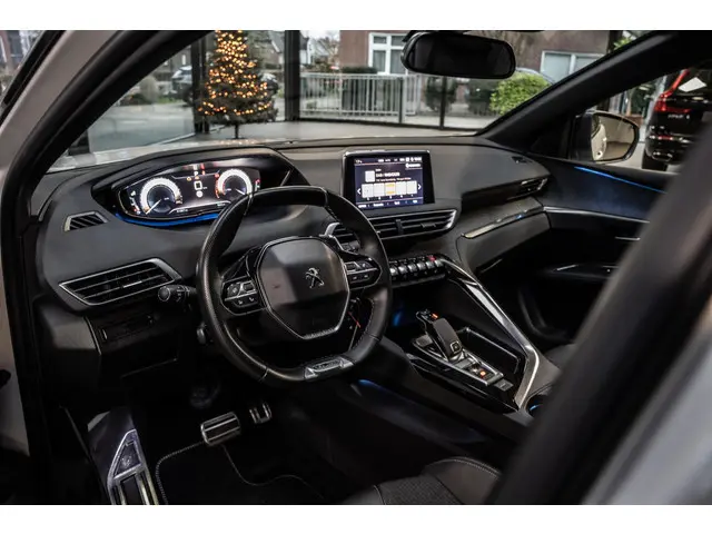 Peugeot 3008 1.6 e-THP GT Line 2018 Benzine 19