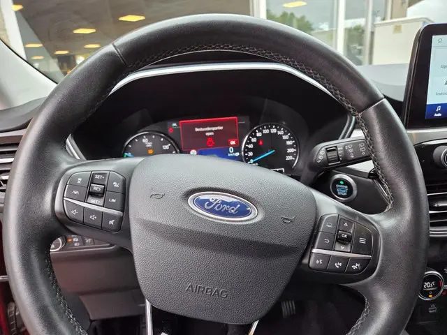 Ford Kuga 2.5 PHEV Titanium 2020 Hybride Benzine 12