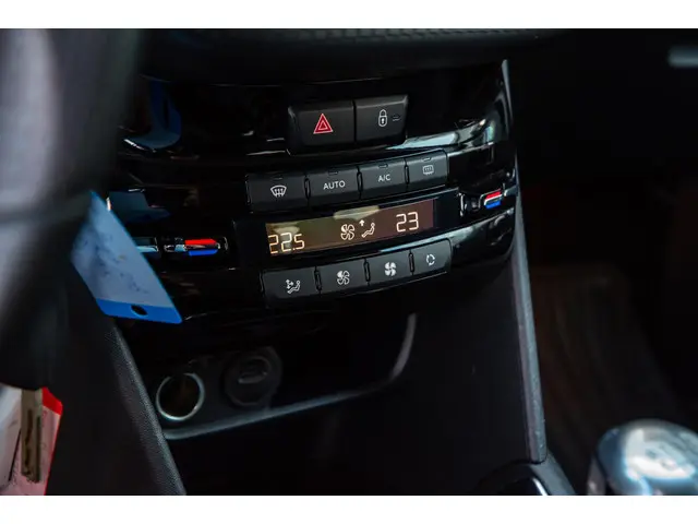 Peugeot 208 1.2 PureTech GT-Line 2018 Benzine 16