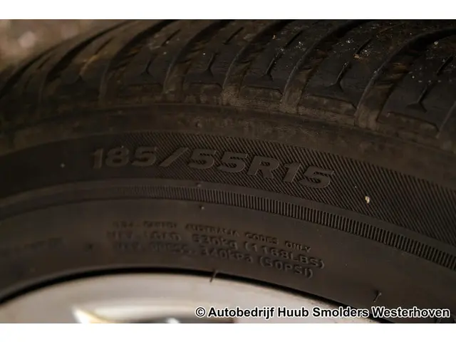 SEAT Mii 1.0 Sport Dynamic 2015 Benzine 12