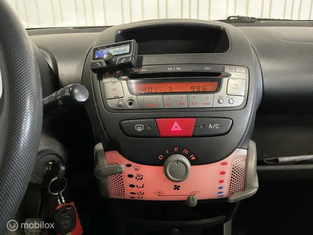 Peugeot 107 1.0 Access Accent 2014 Benzine 15