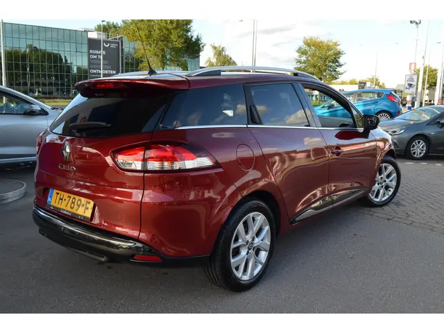 Renault Clio Estate 0.9 TCe Limited 2018 Benzine 6