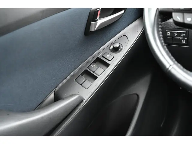 Mazda 2 Skyactiv-G 90 5MT TS+ 2015 Benzine 14