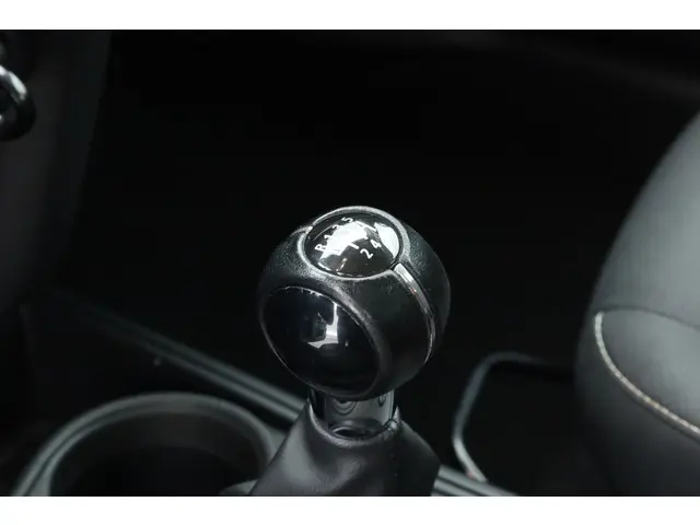 MINI Countryman Mini 1.5 One 2017 Benzine 6