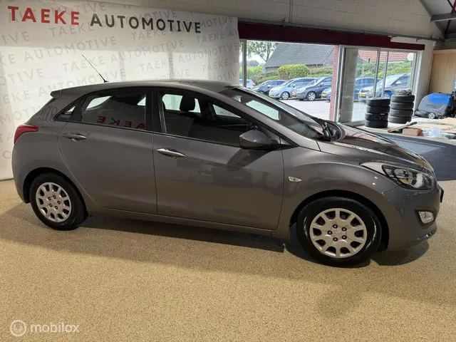 Hyundai i30 1.4 Clima/Cruise/Apk 2012 Benzine 17