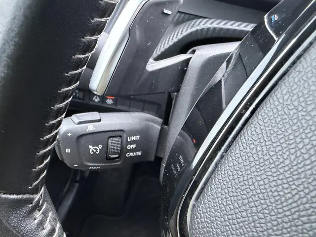 Peugeot 208 1.2 PureTech 2020 Benzine 22