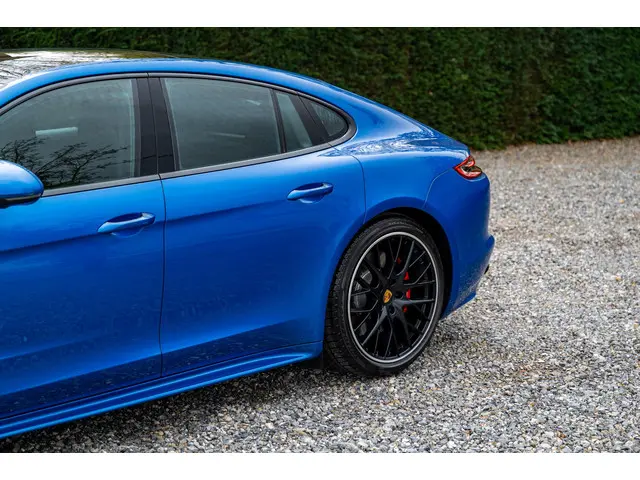 Porsche Panamera Turbo 2017 Benzine 32