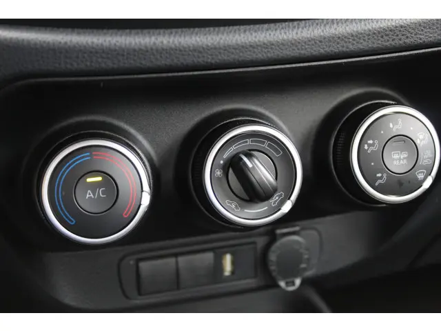 Toyota Aygo X 1.0 VVT-i MT Play 2022 Benzine 13