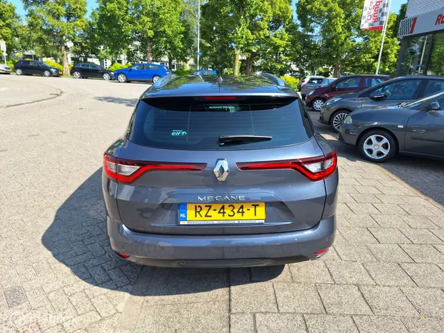 Renault Mégane Estate 1.2 TCe LIMITED 2018 Benzine 9
