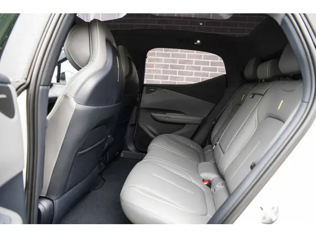 Lynk & Co 02 More 66 kWh 2025 Elektrisch 30