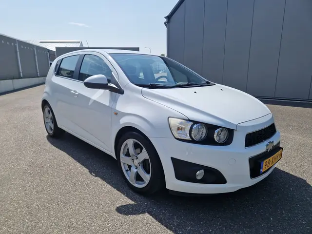 Chevrolet Aveo 1.4 LTZ 2012 Benzine 6