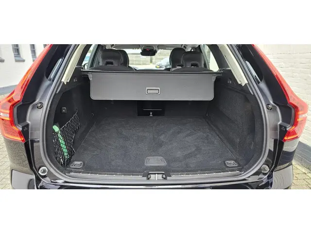 Volvo XC60 2.0 B4 Momentum 2021 Benzine 37