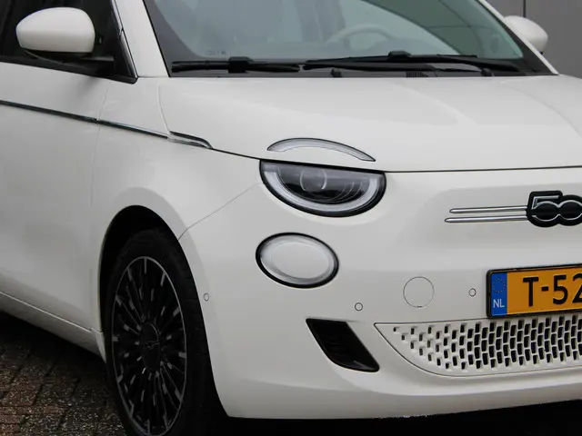 Fiat 500e La Prima 42 kWh 2023 Elektrisch 17