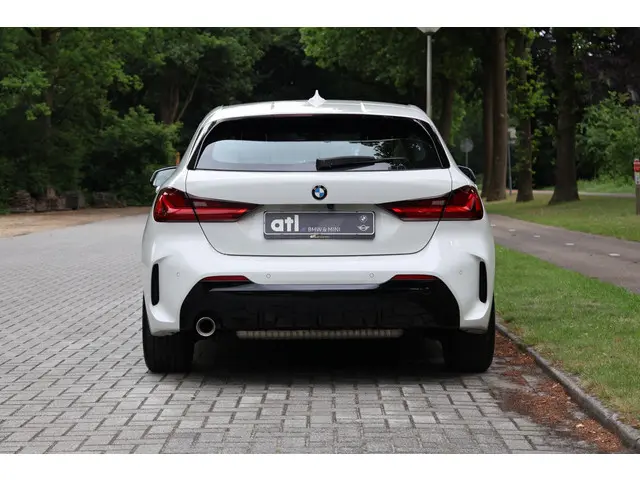 BMW 1 Serie 116i High Executive 2022 Benzine 6