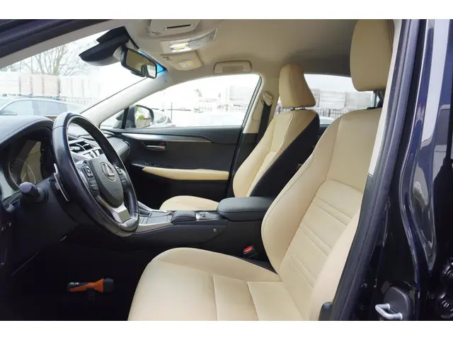 Lexus NX 300h AWD 2018 Hybride Benzine 16