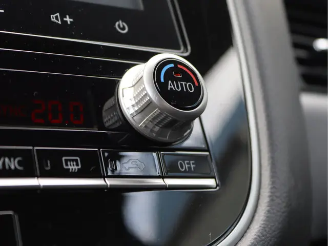 Mitsubishi Outlander 2.4 PHEV 2020 Hybride Benzine 56