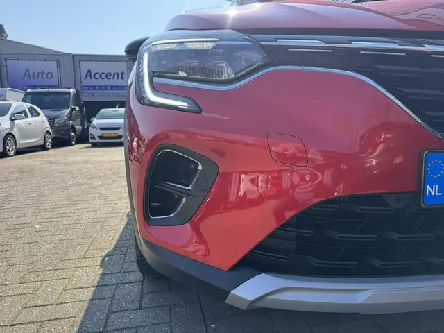 Renault Captur 1.3 TCe 140 Intens 2023 Benzine 18