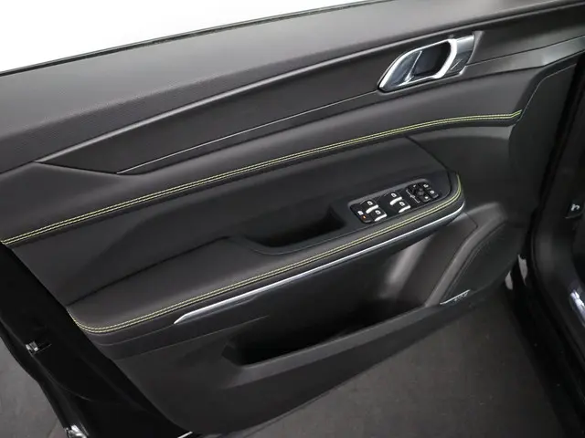 Lynk & Co 01 1.5 More 2025 Hybride Benzine 34