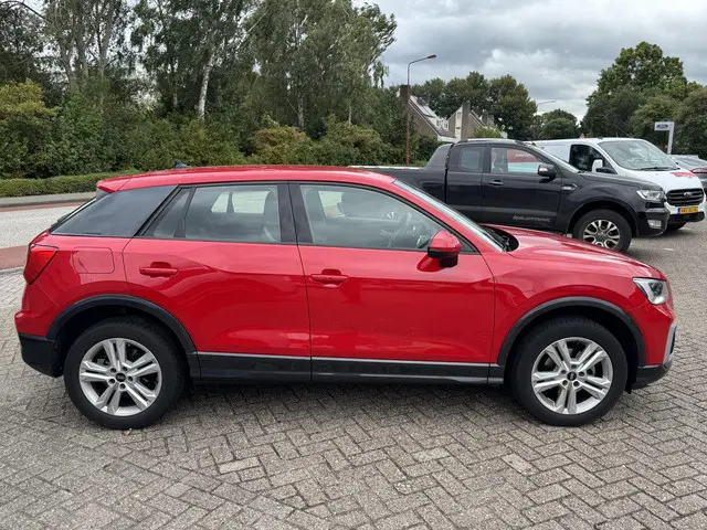 Audi Q2 35 TFSI S Edition 2021 Benzine 8
