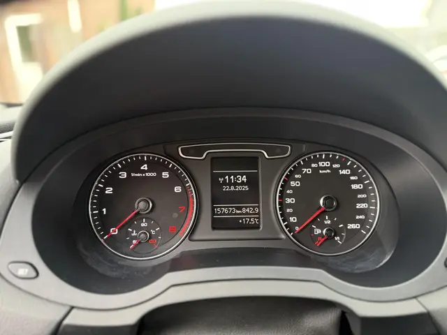 Audi Q3 2.0 TFSI quattro 2012 Benzine 8