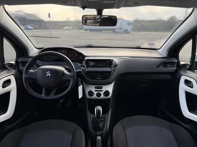 Peugeot 208 1.0 VTi LIKE 2014 Benzine 15