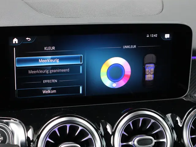 Mercedes-Benz GLB GLB 200 AMG line 2020 Benzine 25